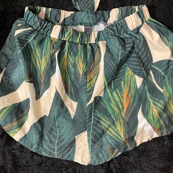 SHEIN tropical two piece outfit - Picture 2 of 4